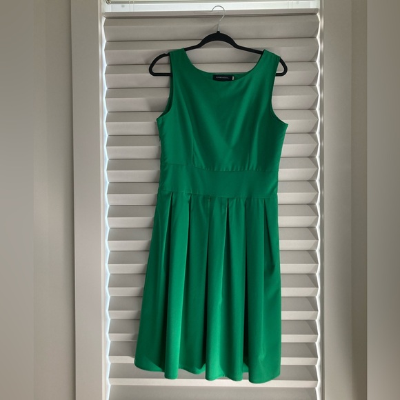 Spring Green Midi dress size M - Picture 1 of 10